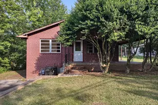 161 S Pine St, Toccoa, GA 30577 - Photo 1