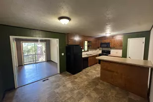 1130 Buckhurst Dr, Atlanta, GA 30349 - Photo 6