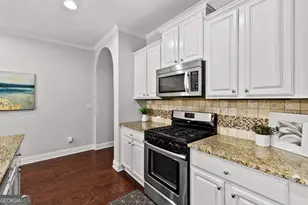 7306 Lowery Oak Dr, Roswell, GA 30075 - Photo 8