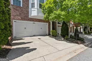 7306 Lowery Oak Dr, Roswell, GA 30075 - Photo 2