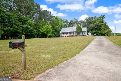 22 Hidden Lakes Court, Newnan, GA 30263 - Photo 2