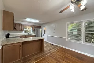 220 High St, Adel, GA 31620 - Photo 6