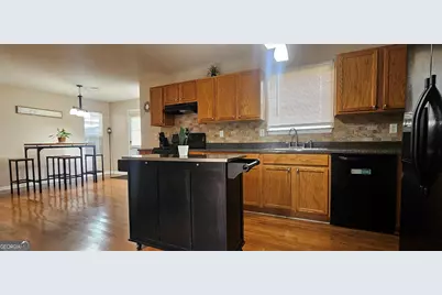 4655 Millenium View Court, Snellville, GA 30039 - Photo 8