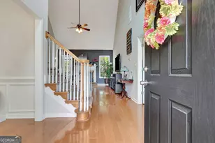 374 Persimmon Dr, Sharpsburg, GA 30277 - Photo 6
