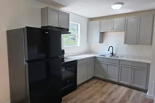 309 E 3rd St, Springfield, GA 31329 - Photo 6