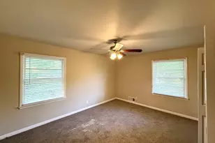 3040 Barksdale Cir, East Point, GA 30344 - Photo 16