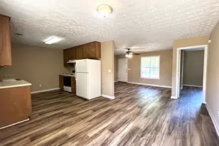 286 Courtyard Cir, Winder, GA 30680 - Photo 6