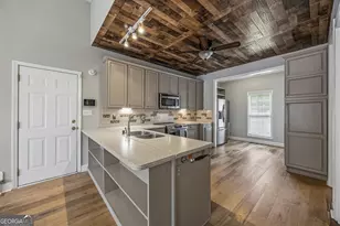 45 Hillsborough Ct, Sharpsburg, GA 30277 - Photo 12