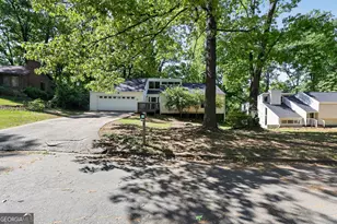 5007 Hickory Oak Ct, Stone Mountain, GA 30088 - Photo 2