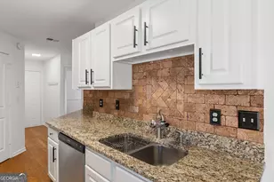295 Cloverwood Dr, Fayetteville, GA 30215 - Photo 14