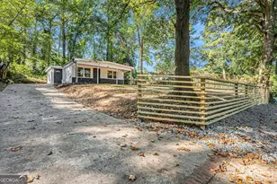 846 Mell Ct S E, Smyrna, GA 30080 - Photo 2