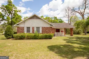 221 Marion St, Blackshear, GA 31516 - Photo 8