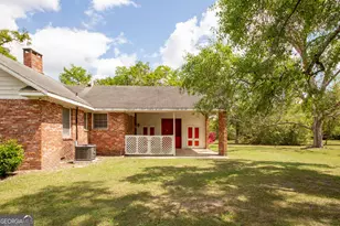 221 Marion St, Blackshear, GA 31516 - Photo 10