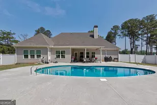 156 Lk Pt Dr, Williamson, GA 30292 - Photo 2