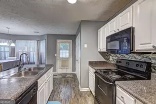 8424 Carlington Ln, Jonesboro, GA 30236 - Photo 10