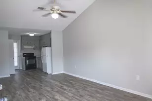 140 Lanier Dr, Statesboro, GA 30458 - Photo 2