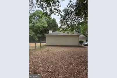 882 Whispering Way, Winder, GA 30680 - Photo 4