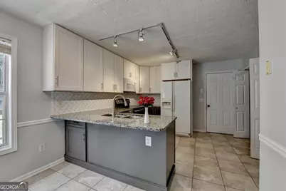3270 Spincaster Way, Loganville, GA 30052 - Photo 10