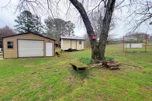 48 Leigh St, Commerce, GA 30529 - Photo 2