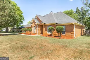 206 Rhett Ct, Warner Robins, GA 31088 - Photo 4
