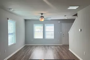 431 Camella Cir, McDonough, GA 30252 - Photo 2