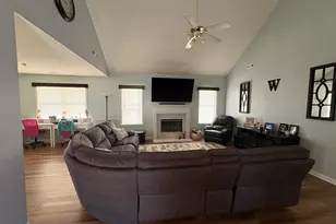225 Pegasus Trce, Newnan, GA 30263 - Photo 2