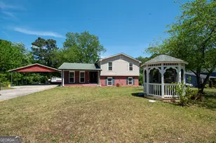 420 Henson Cir, Carrollton, GA 30117 - Photo 2