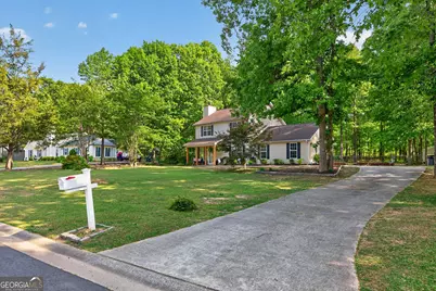 40 Austin Woods Drive, Senoia, GA 30276 - Photo 2