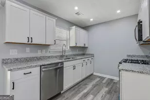 8730 Parliament Pl, Jonesboro, GA 30238 - Photo 2