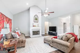 509 Lago Ct, Lagrange, GA 30241 - Photo 6