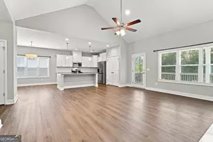 509 Lago Ct, Lagrange, GA 30241 - Photo 4