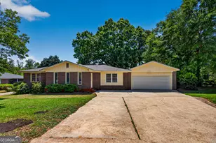 121 N Chilton Crescent, Lagrange, GA 30240 - Photo 1