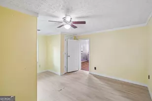 1042 Main St, Whitesburg, GA 30185 - Photo 16