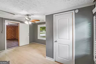 1042 Main St, Whitesburg, GA 30185 - Photo 14