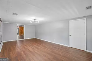 1042 Main St, Whitesburg, GA 30185 - Photo 4