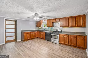 1042 Main St, Whitesburg, GA 30185 - Photo 8