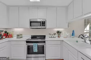 200 Salt Air Dr, Saint Simons, GA 31522 - Photo 10