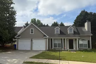 3020 Meadow Glen Pass, Fairburn, GA 30213 - Photo 2