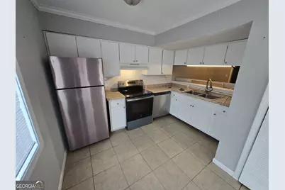 6073 Regent Manor, Lithonia, GA 30058 - Photo 4
