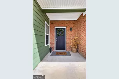4304 Commonwealth Circle, Newnan, GA 30263 - Photo 2
