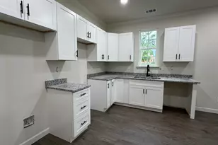 596 O Neal St, Thomson, GA 30824 - Photo 8