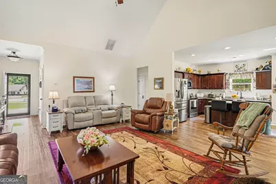 239 Dixon Circle, Williamson, GA 30292 - Photo 6
