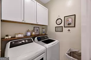 1306 E Waldburg St, Savannah, GA 31404 - Photo 14