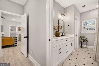 1306 E Waldburg Street, Savannah, GA 31404 - Photo 16