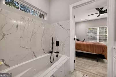 1306 E Waldburg Street, Savannah, GA 31404 - Photo 18