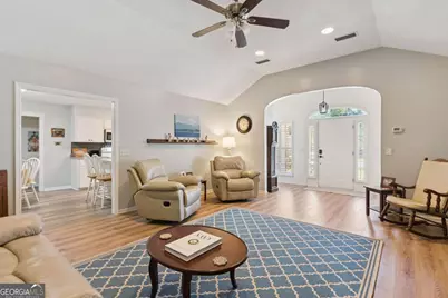 330 Crossbridge Drive, Brunswick, GA 31525 - Photo 8
