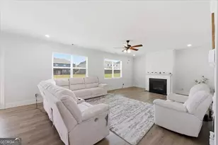 880 Garnet Dr, Acworth, GA 30101 - Photo 6