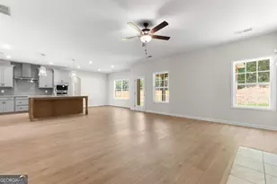 304 Baxter Dr, Kathleen, GA 31047 - Photo 2