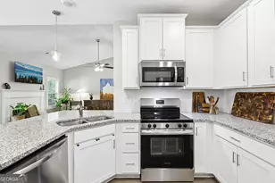 807 Rowe Rd, Senoia, GA 30276 - Photo 12
