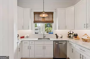 309 Peachtree St, Saint Simons, GA 31522 - Photo 6